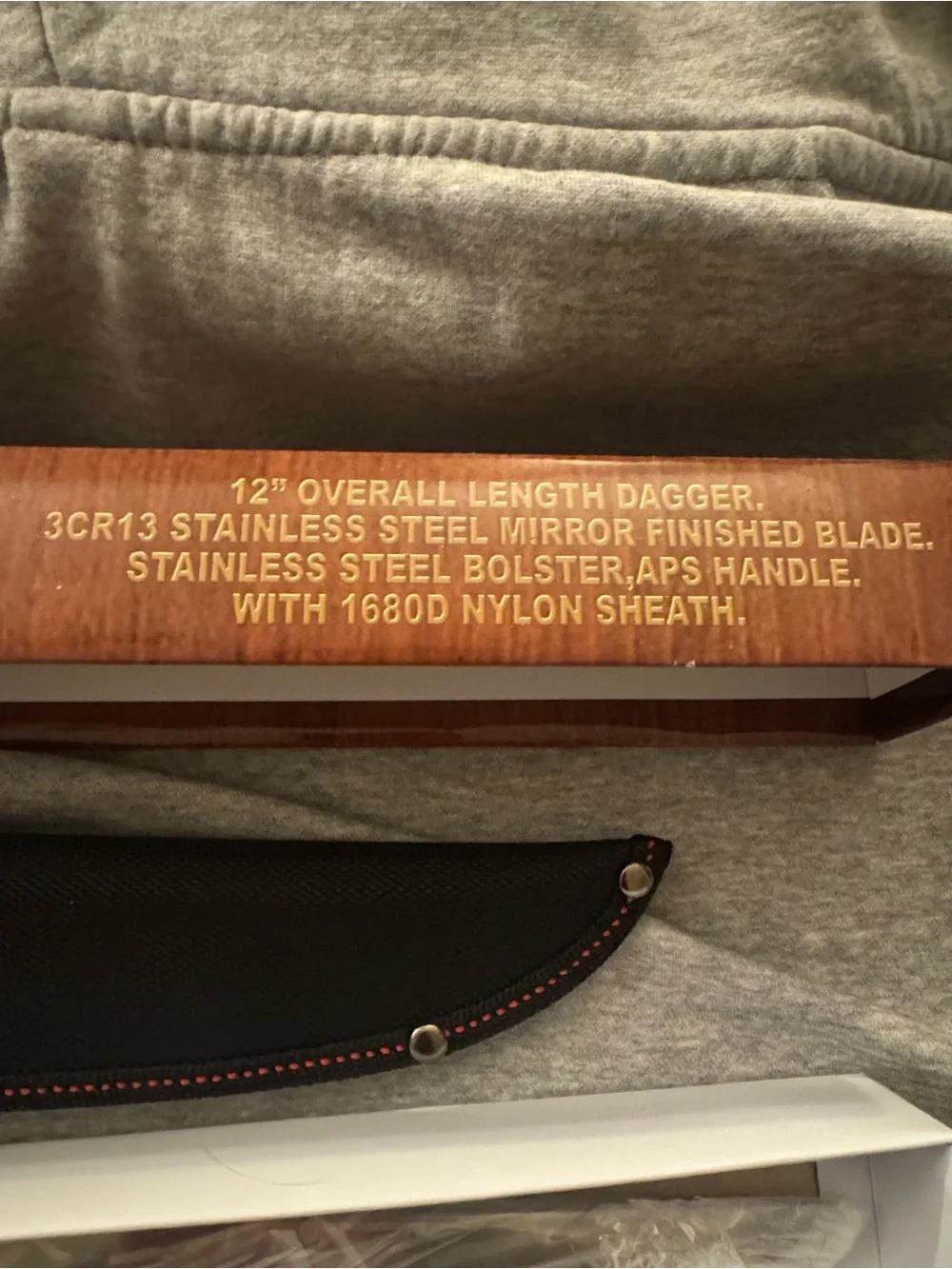 New in Box Beautiful Stainless Knife